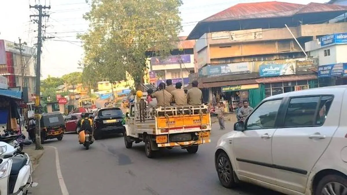 നെല്ലാട് ജംഗ്ഷനിൽ വേണം ട്രാഫിക് സിഗ്നൽ, ഗതാഗതക്കുരുക്ക് രൂക്ഷം