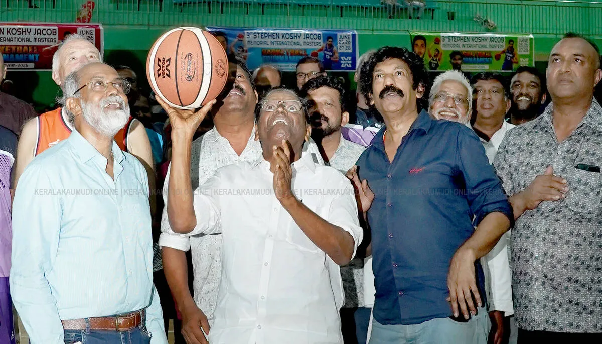 തിരുവഞ്ചൂർ രാധാകൃഷ്ണൻ ഉദ്‌ഘാടനം ചെയ്യുന്നു....