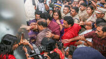protest-between-bjp-and-cpm-councilors-in-thiruvananthapuram-corporation