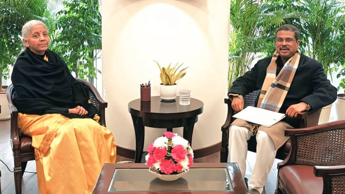നിർമല  സീതാരാമനും  ധർമേന്ദ്ര പ്രധാനും  പുറത്തേക്ക്? കേന്ദ്രമന്ത്രിസഭ  അഴിച്ചുപണി  അടുത്തയാഴ്ച