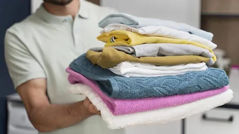 clothes-folding.1.3911081