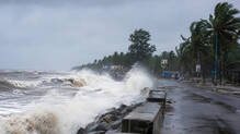 kerala-rain-yellow-alert-sea-swell