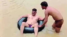 madhya-pradesh-teachers-swim-river