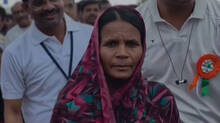 47-year-old-mother-runs-barefoot-marathon-in-saree-for-daughters-education