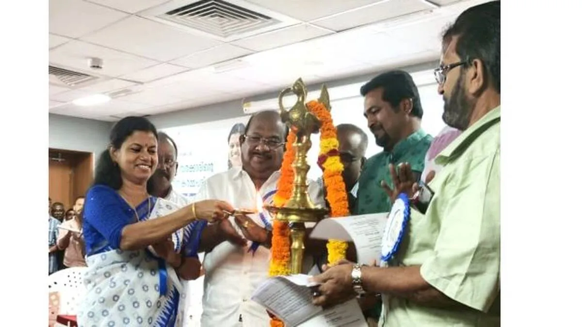 വ്യവസായങ്ങൾക്ക് ലൈസൻസ് 
പ്രക്രിയ ലളിതമാക്കും: മന്ത്രി
