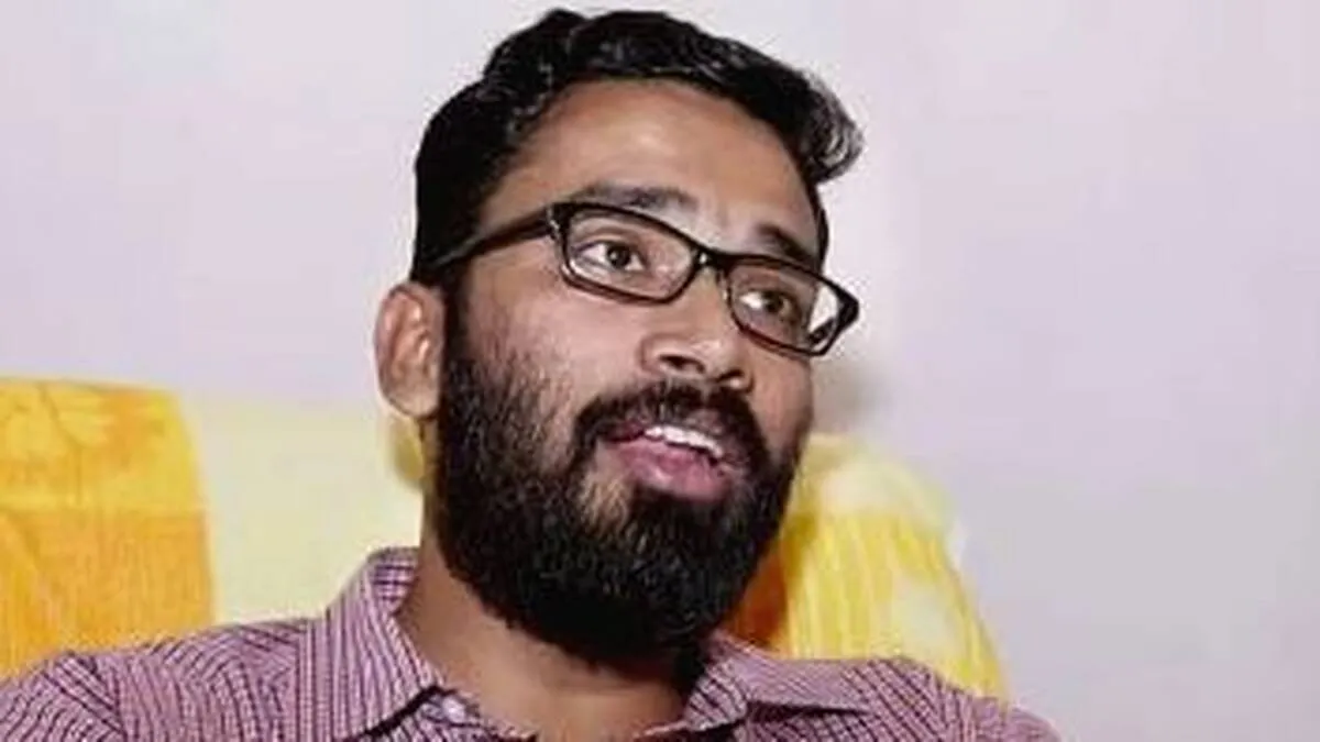 ശ്രീറാമിന്റെ കൈകളിൽ 
രക്തം കണ്ടതായി 
സാക്ഷി മൊഴി