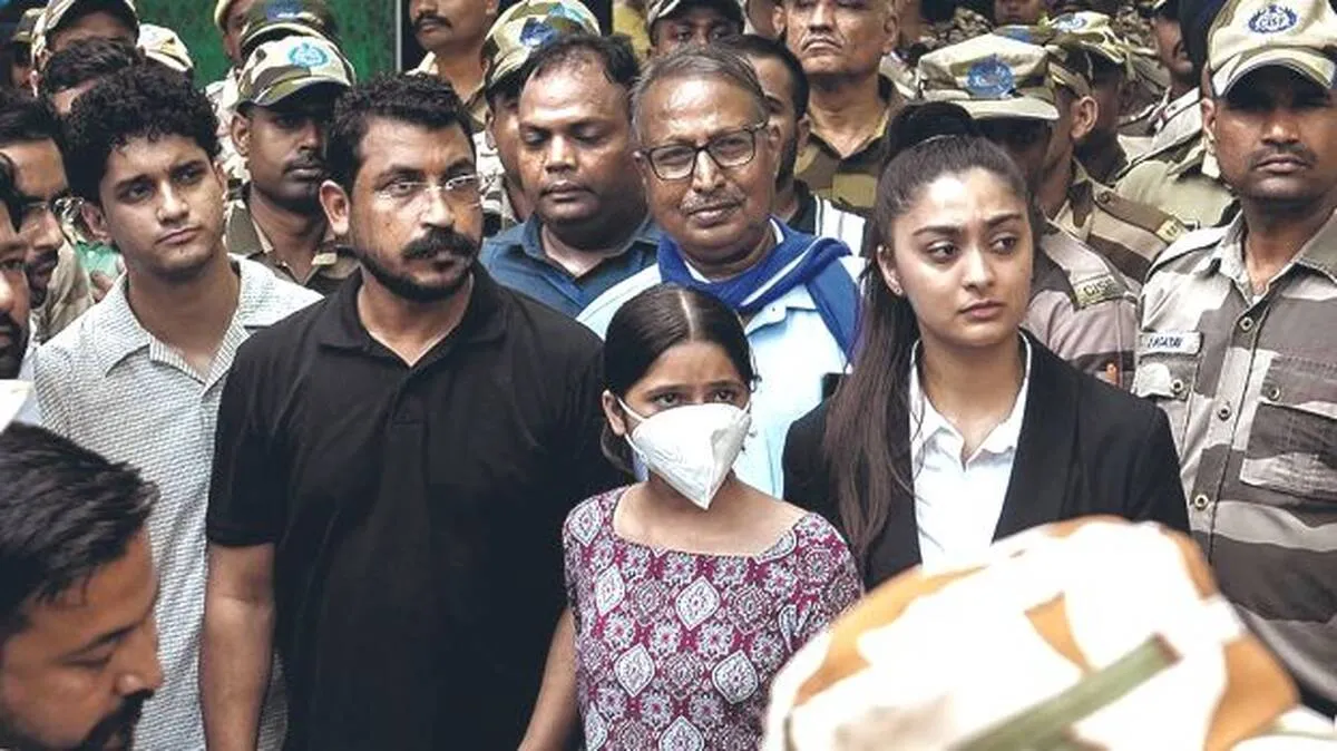 വീണ്ടും  വിറപ്പിച്ച് പാറ്റകൾ;  തല  തല്ലിപ്പൊളിച്ച  അക്രമിയെ  ഡൽഹി  പൊലീസ്   പിടികൂടി