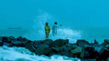 heavy-tides-alert-in-kerala-shore