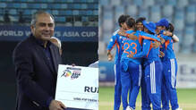 india-womens-cricketteam-asia-cup-final-trophy-mohsin-naqvi