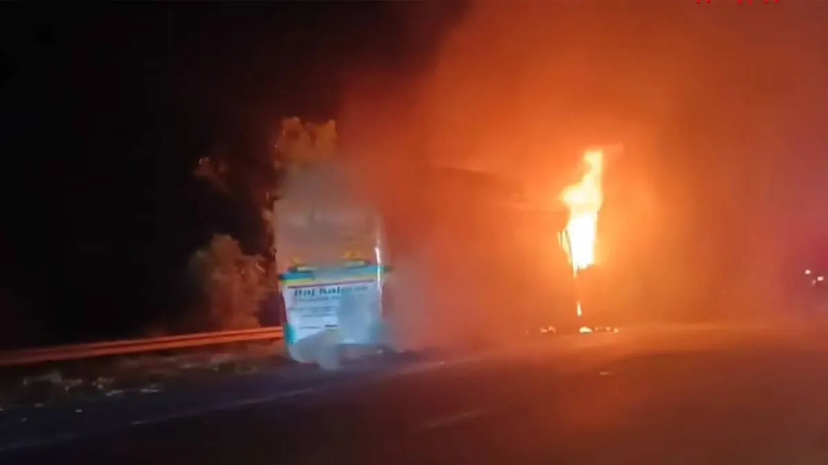 bus-caught-fire