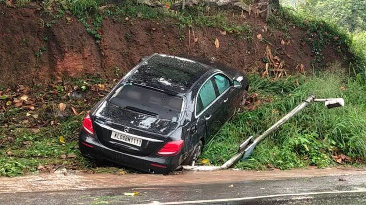 mamathu-car-edichu