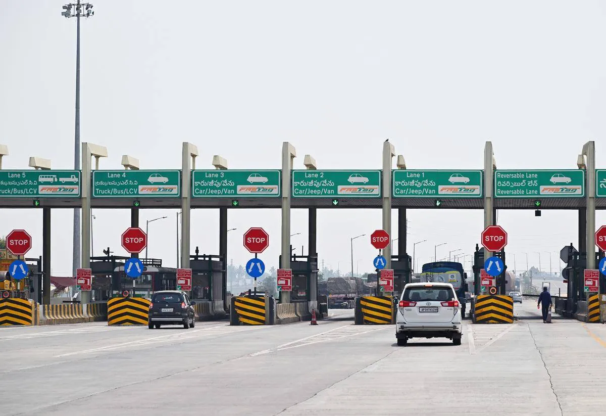 toll-plaza toll-plaza