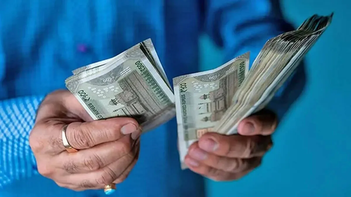 bribe-money