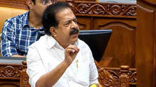 ramesh-chennithala-university-mens-hostel-police-lathicharge