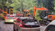 sabarimala-pamba-chalakkayam-road-traffic-block-pilgrims