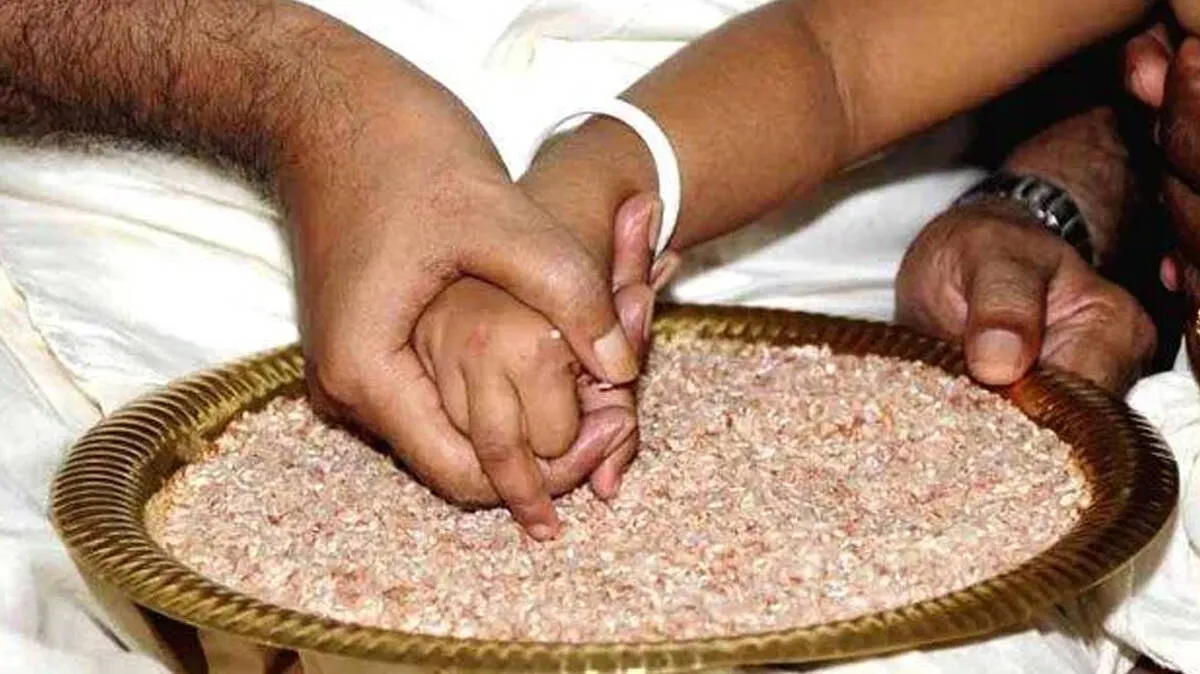 നാളെ വിജയദശമി; വിദ്യാരംഭത്തിന്റെ ശുഭമുഹൂർത്തം അറിയാം, ശ്രദ്ധിക്കേണ്ട കാര്യങ്ങൾ