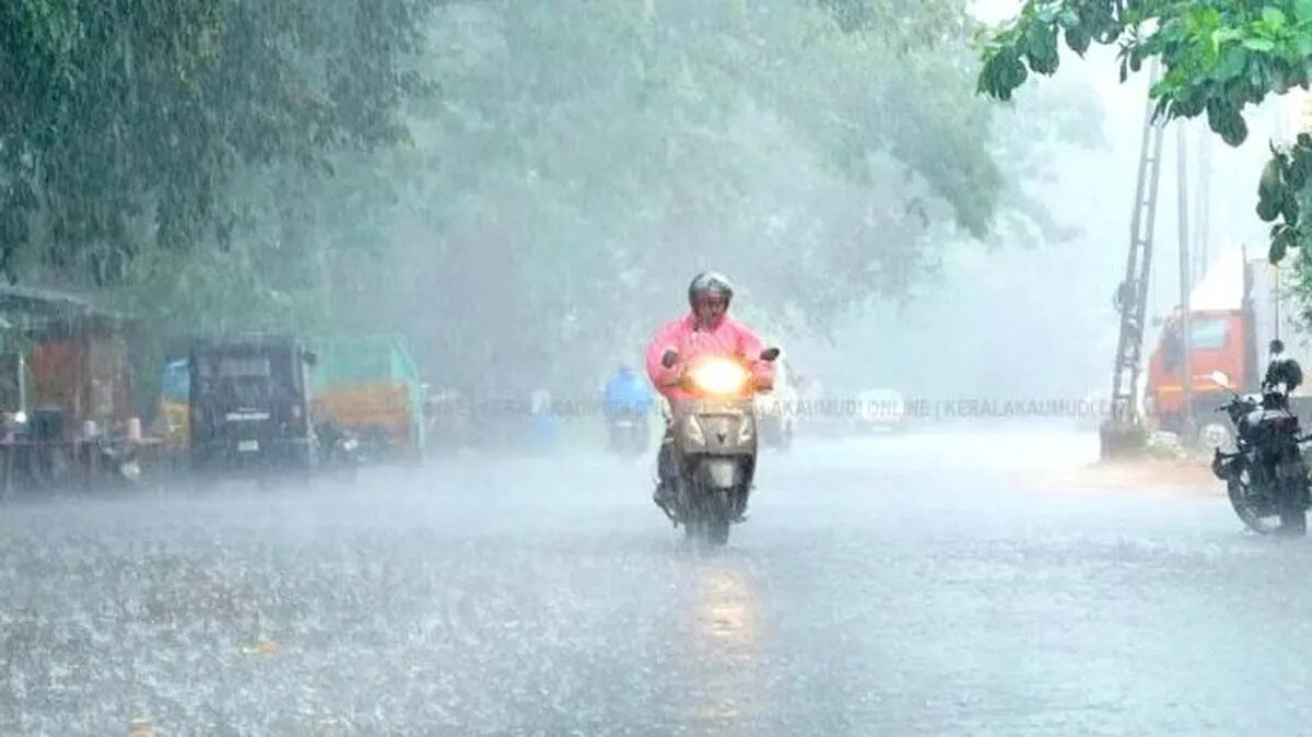 തലസ്ഥാനത്ത്‌ മലയോര മേഖലകളിലടക്കം ശക്തമായ മഴ, 10 ജില്ലകളിൽ നാളെ കടുക്കും
