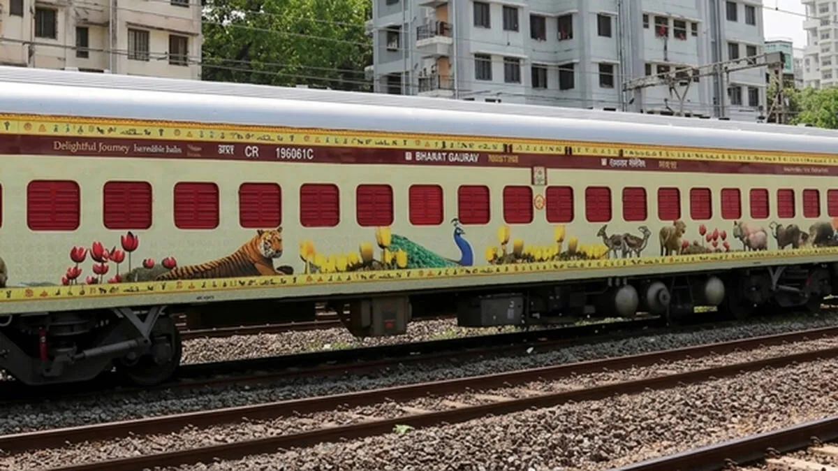 bharat-gaurav-train